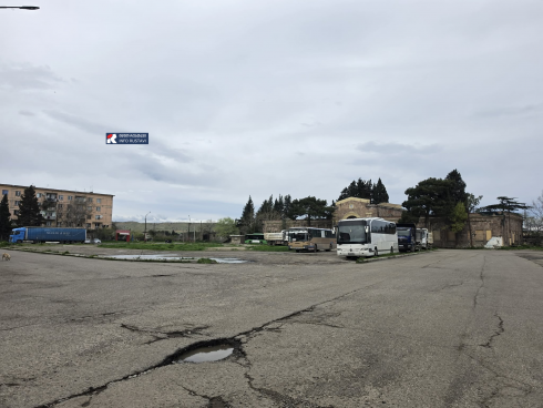 "სადგურის წინ მოედანი ორიათასიანებში გასხვისდა კერძო მესაკუთრეზე"