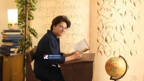 15 წლის კალიგრაფი რუსთავიდან