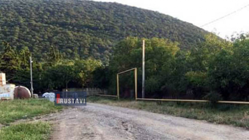 სად დააგეს სიჩქარის ხელოვნური შემაფერხებელი (ფოტო)