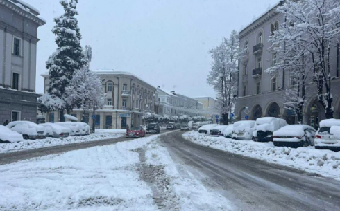 "ინტენსიური თოვის გამო გადაადგილება დაშვებულია"