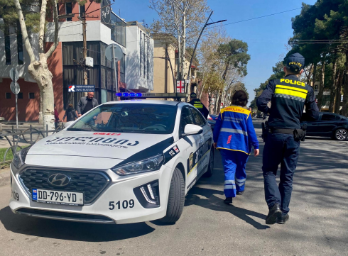 რუსთავში ერთმანეთს ორი ავტომობილი შეეჯახა [photo]