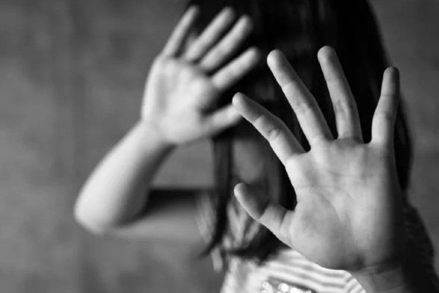 13 წლის გოგოზე 60 წლამდე კაცმა სექსუალურად იძალადა