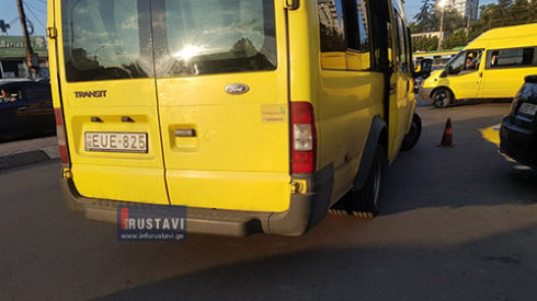 წარწერა რუსთავის მიკროავტობუსში [photo]