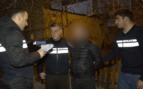 შვილი 86 წლის დედას ფიზიკურად გაუსწირდა