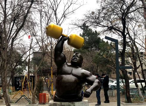 რუსთაველი სპორტსმენის ბიუსტი