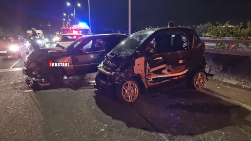 რუსთავი-თბილისის ავტობანზე ერთმანეთს 3 ავრომობილი შეეჯახა [video]