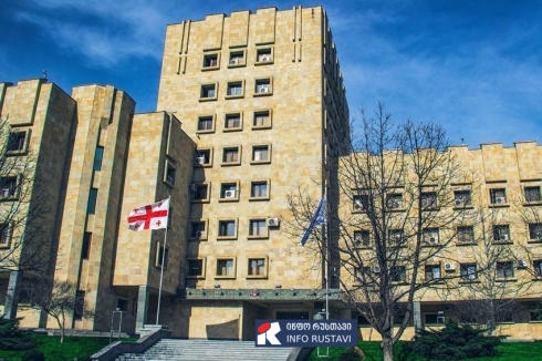 "მასალა მის ოჯახსა და ნაცნობებს გაუგზავნეს, რის შემდეგაც დაზარალებულმა თავი მოიკლა"