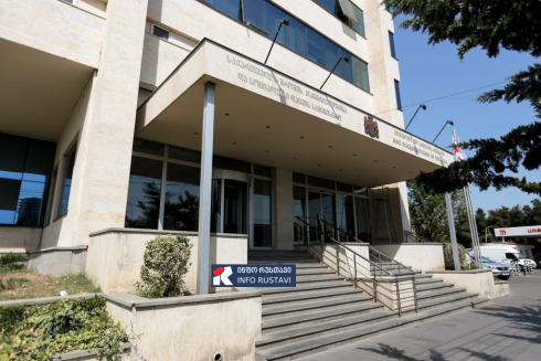 400-მდე დევნილს ტექნიკას და ხელსაწყოებს გადასცემენ