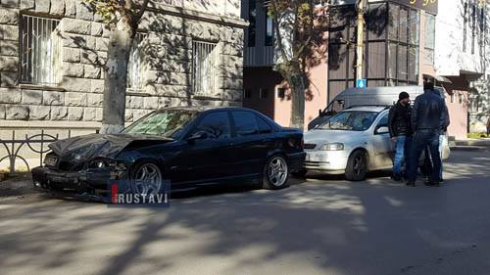 ავარია მერიის მიმდებარე ტერიტორიაზე.