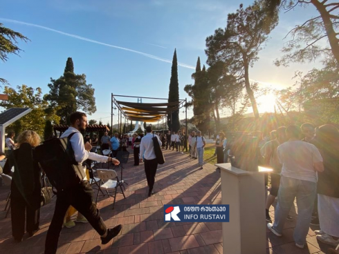 პირველად რუსთავში, ღია საგამოფენო სივრცე გაიხსნა [photo]
