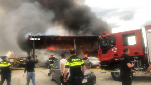 ძლიერი ხანძარი რუსთავში [video]