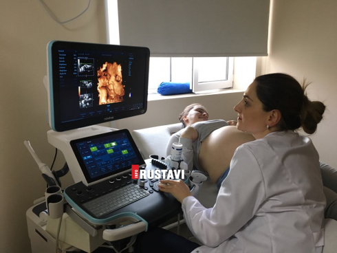 შუამავალი დედასა და შვილს შორის