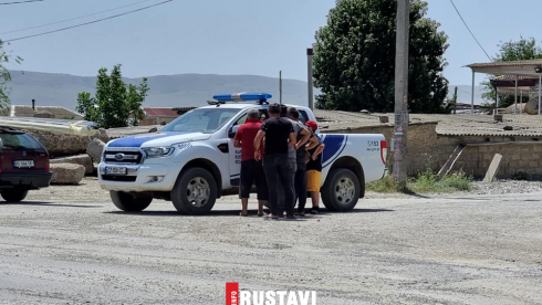 "ახალაშენებული სახლები დაბზარულია" [photo]