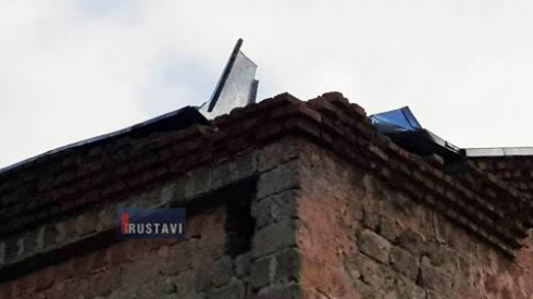 დაზიანებული სახურავი