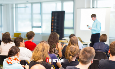 რას წერს ლევან ფერაძე