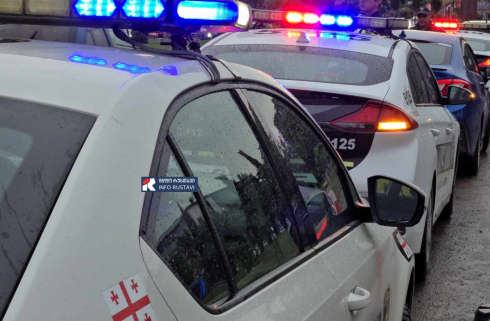 რუსთავში, ზებრა გადასასვლელზე ქვეითს ავტომობილი დაეჯახა
