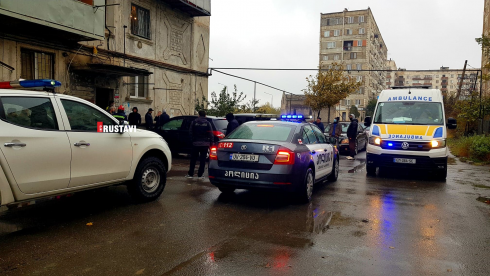 რუსთავში საცხოვრებელი კორპუსიდან ბავშვი გადმოვარდა [video]
