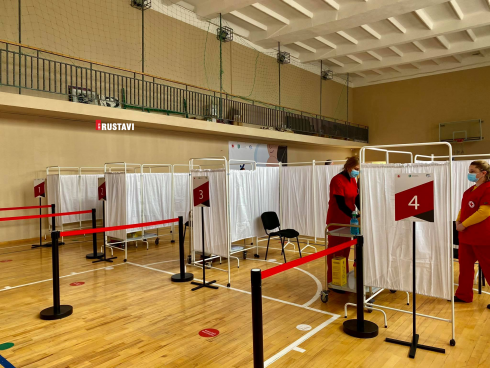რუსთავში მასობრივი ვაქცინაციის ცენტრი მოეწყო [video]