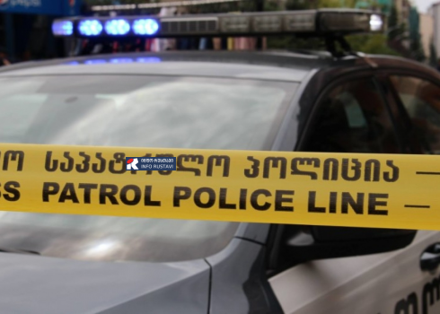 ავარიის დროს ავტომობილი საცხოვრებელ სახლში შევარდა