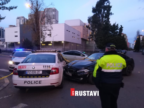 პატრულის ეკიპაჟი ავარიაში მოყვა