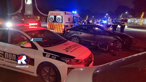 რუსთავში ერთმანეთს ავტომობილი და მოტოციკლი შეეჯახა [video]