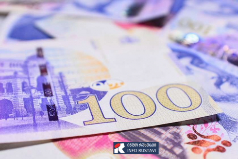 ლარი მკვეთრად გაუფასრუდა