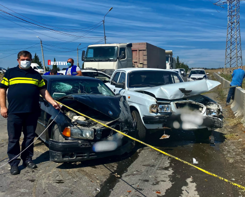 რუსთავში ორი ავტომობილი ერთმანეთს შეეჯახა [photo]