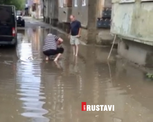 ადგილობრივები დახმარებას ითხოვენ