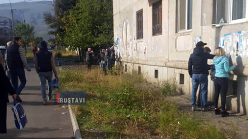 საარჩევნო აფიშების ჩამოხსნა (ფოტოები)