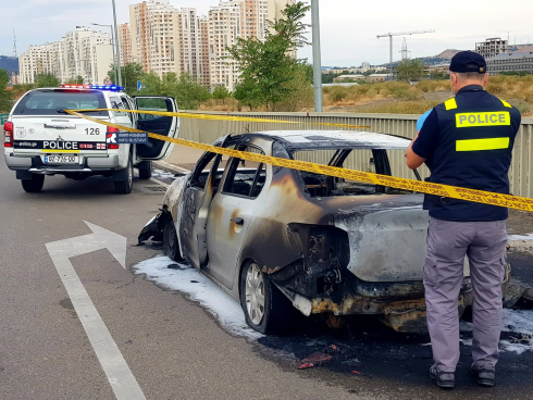 რუსთავი-თბილისის ავტობანზე ავტომობილი დაიწვა [photo]