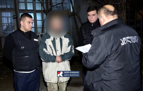 პირმა პოლიციის მანქანა დააზიანა და ადგილიდან მიიმალა