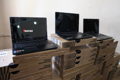 წარჩინებული რუსთაველი მოსწავლეები