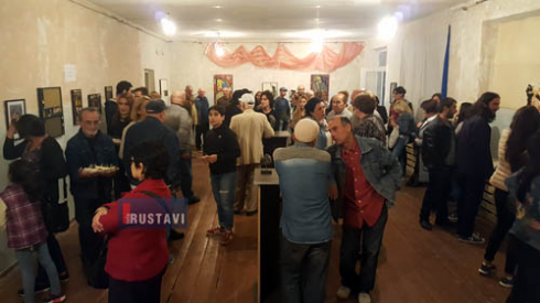 გამოფენა სამხატვრო სკოლაში (ფოტოები)