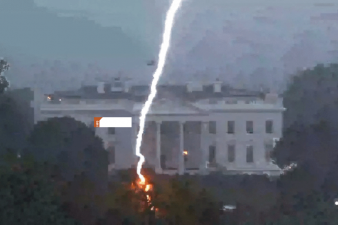 თეთრ სახლთან მეხი ჩამოვარდა და 3 ადამიანი დაიღუპა [video]