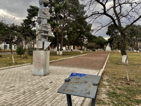 რუსთავში 9 აპრილის მემორიალიდან ფირფიტა მოიპარეს [photo]