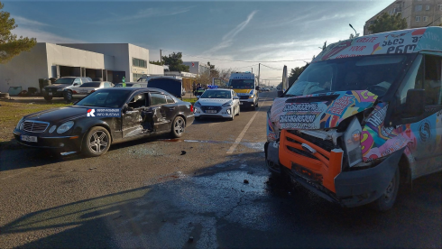 რუსთავში ერთმანეთს ორი ავტომობილი შეეჯახა [video]