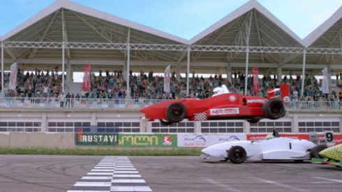 ფილმი "მანქანა" ავტოდრომზე გადაიღეს (ვიდეო)