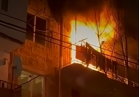 ცეცხლმოკიდებული სახლიდან გაქცევის დროს ქალი აივნიდან გადმოხტა და გარდაიცვალა