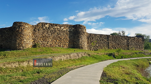 იარაღიანმა მამაკაცმა ჰკითხა - გინდა გესროლო? [video]