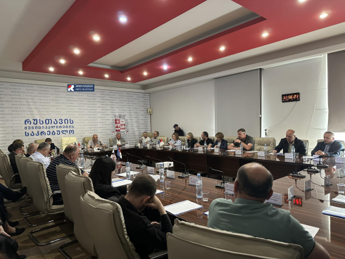 რუსთავის საკრებულოში თავმჯდომარის ახალი მოადგილე აირჩიეს