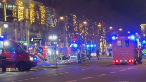 გერმანიაში საშობაო ბაზრობაზე მანქანა შევარდა