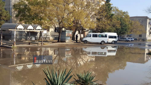 ცენტრალური ქუჩა დაიტბორა (ფოტოები).