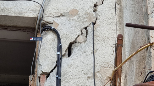 "კედლებია გამოღებული და ჩამოშლის საშიშროებაა" [photo]