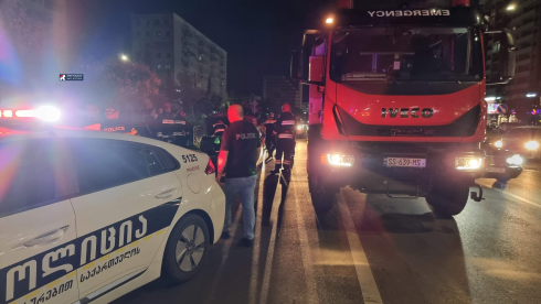 რუსთავში მოძრავ ავტომობილს ცეცხლი გაუჩნდა [photo]