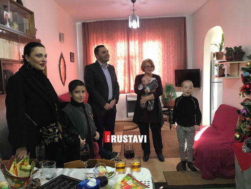 მერმა რუსთაველებს ახალი წელი მიულოცა [photo]