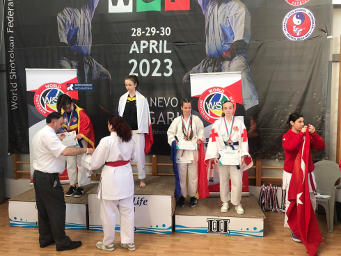 15 წლის რუსთაველი გოგონა კარატეში ევროპის პრიზიორია