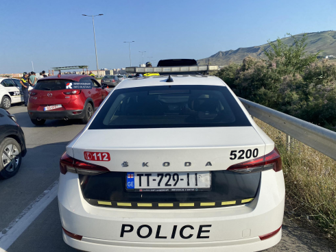 რუსთავი-თბილისის ავტობანზე ერთმანეთს 4 ავტომობილი შეეჯახა [photo]