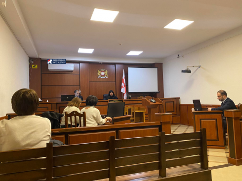 ყოფილი დირექტორის პროცესი რუსთავის სასამართლოში [video]