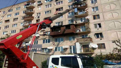 ააიპ "უზრუნველყოფამ" აივნის დემონტაჟი განახორციელა