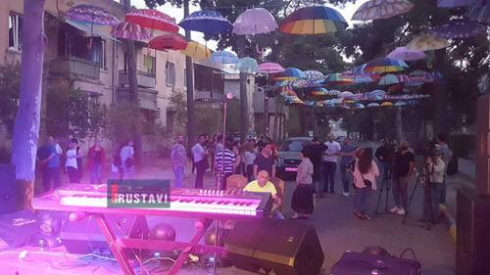 განახლებული "ქოლგების ქუჩა" გაიხსნა